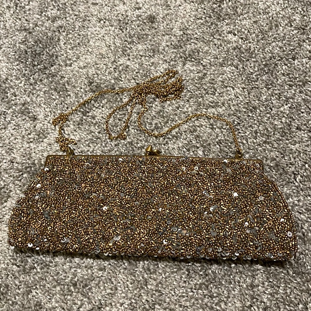 Moyna Couture Elegant beaded silver & gold tone clutch, thin gold chain strap